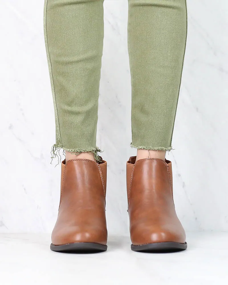 Ankle Chelsea Bootie in Tan