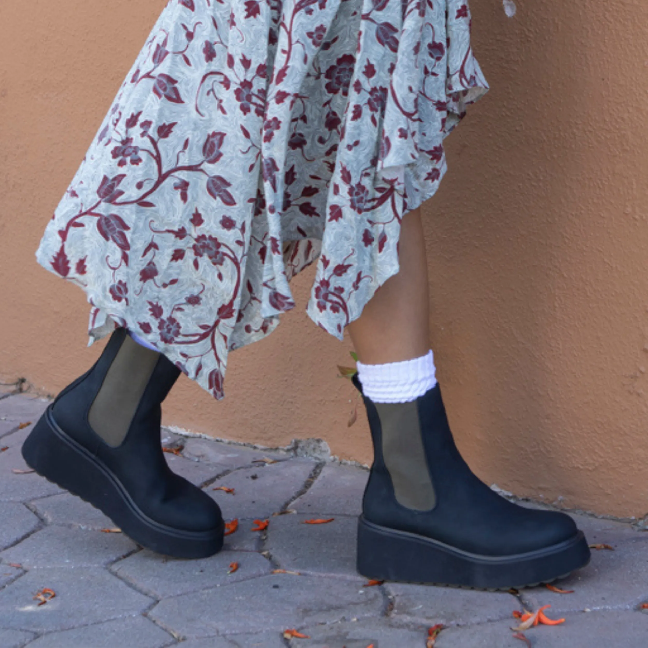 Heyday Black Platform Chelsea Boot