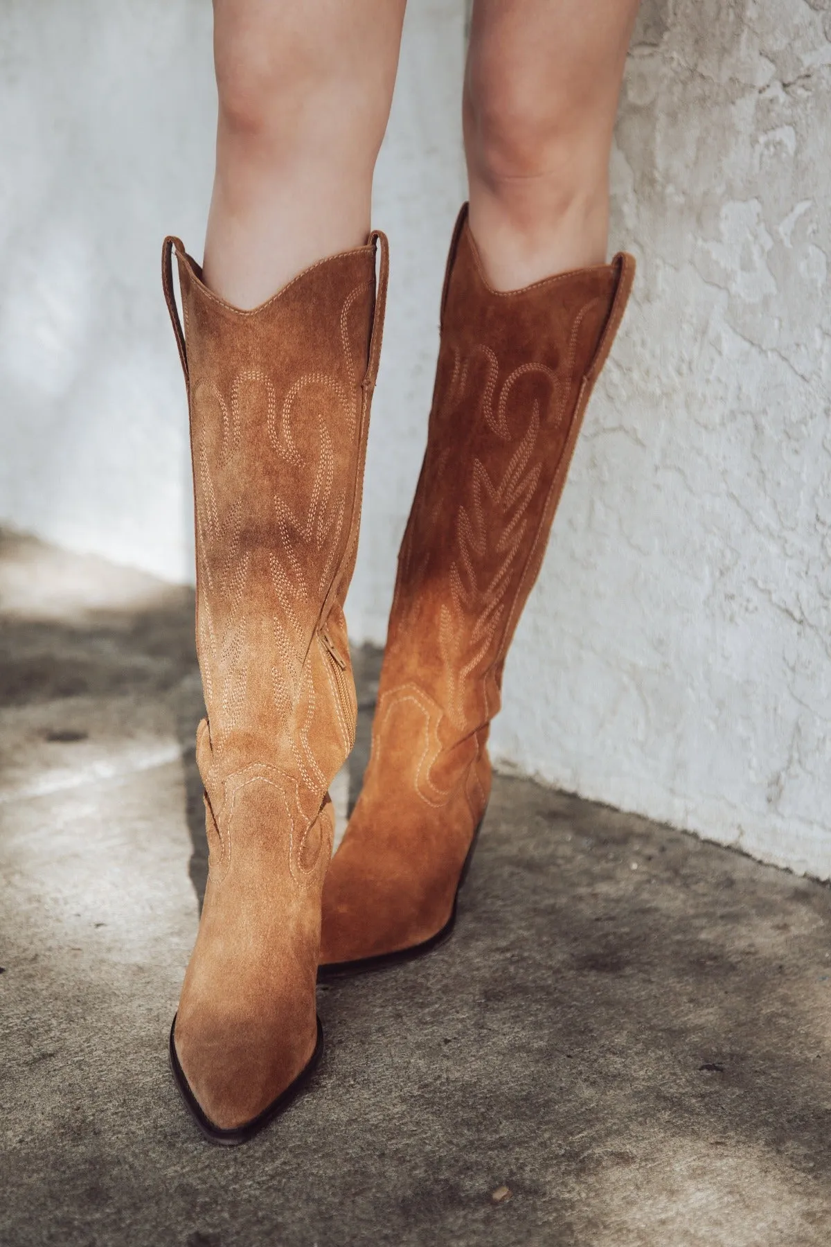 Matisse Agency Premium Western-Style Suede Boots