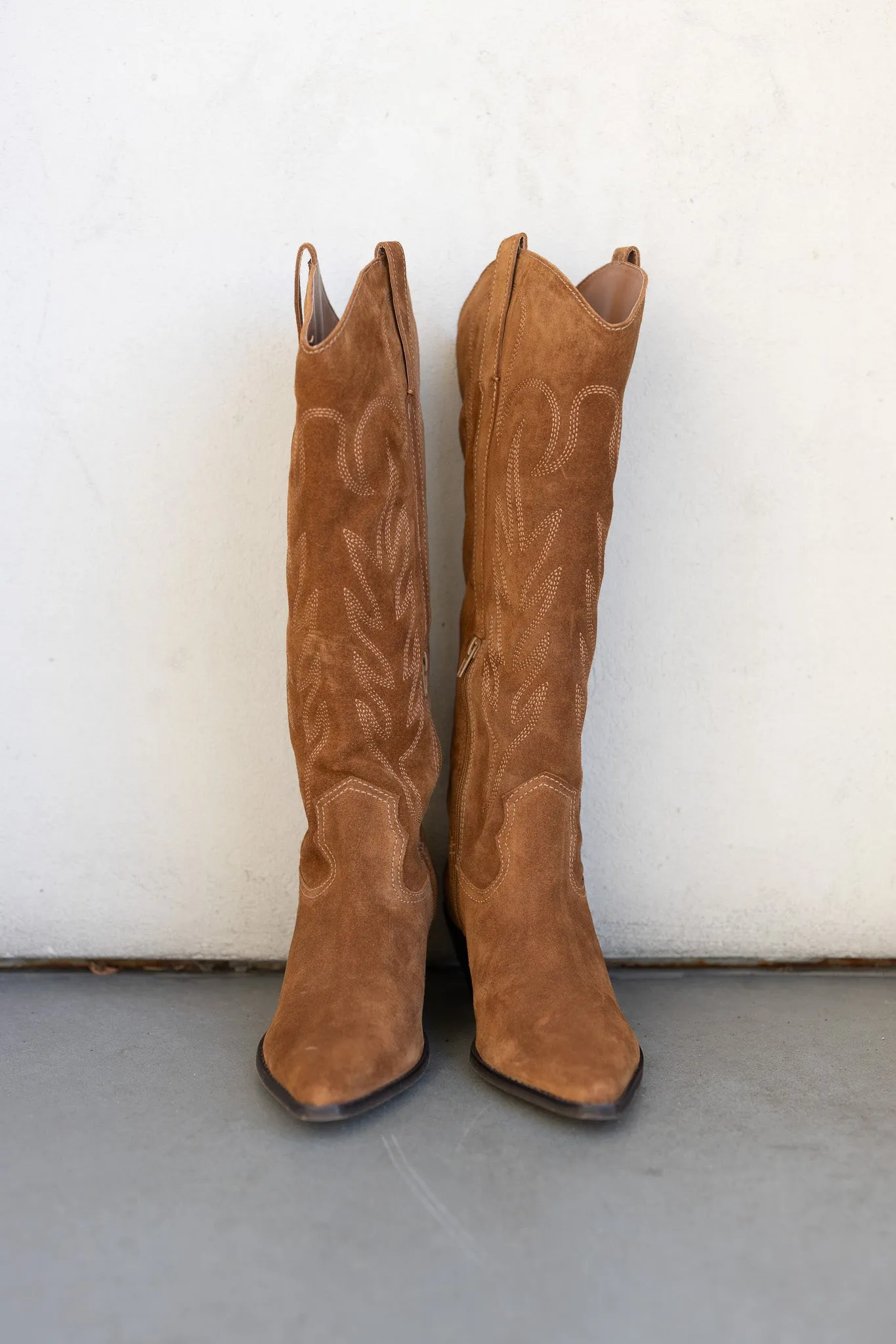 Matisse Agency Premium Western-Style Suede Boots