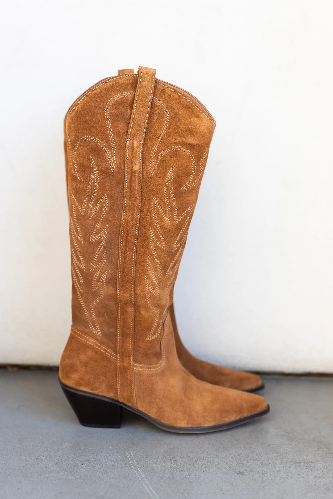 Matisse Agency Premium Western-Style Suede Boots