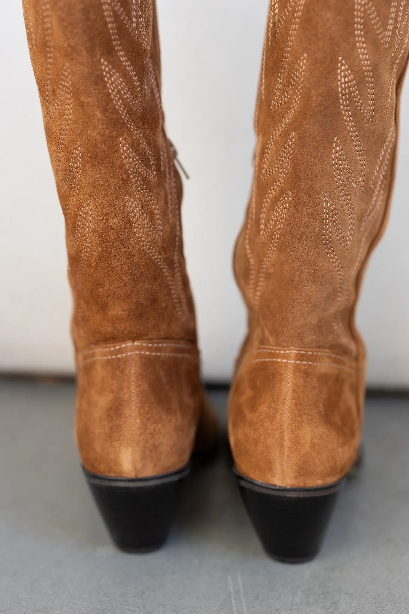 Matisse Agency Premium Western-Style Suede Boots